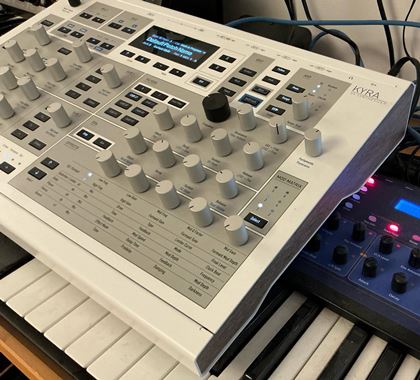 Waldorf-Kyra virtually as new